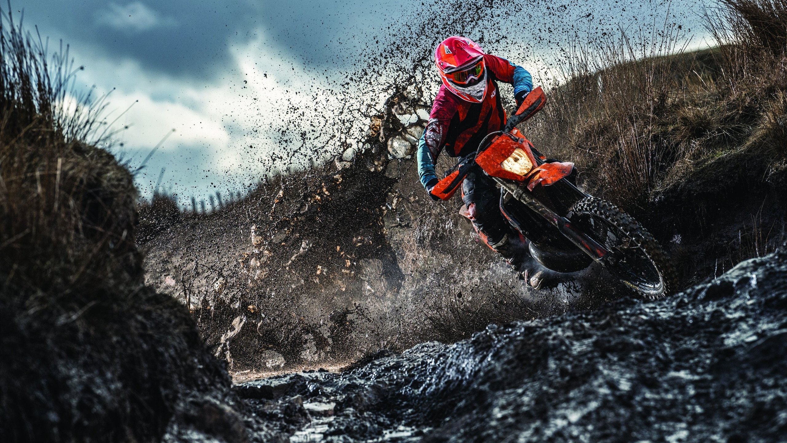 篮球赛场焦点！俄罗斯队对阵意大利队，主力缺阵，替补球员挺身而出